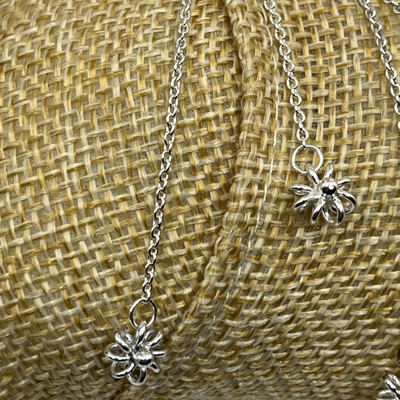 Vintage 925 Sterling Silver Flower Threader Earrings with Box - Picture 7 of 16